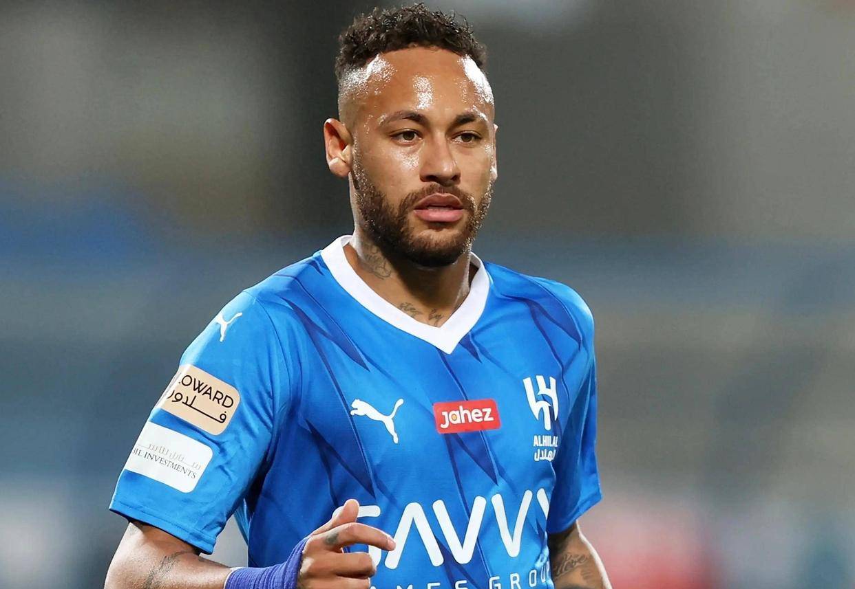 关于内马尔在巴塞罗那比赛中锐不可当，表现优异引发热议！赢得满堂喝彩的信息