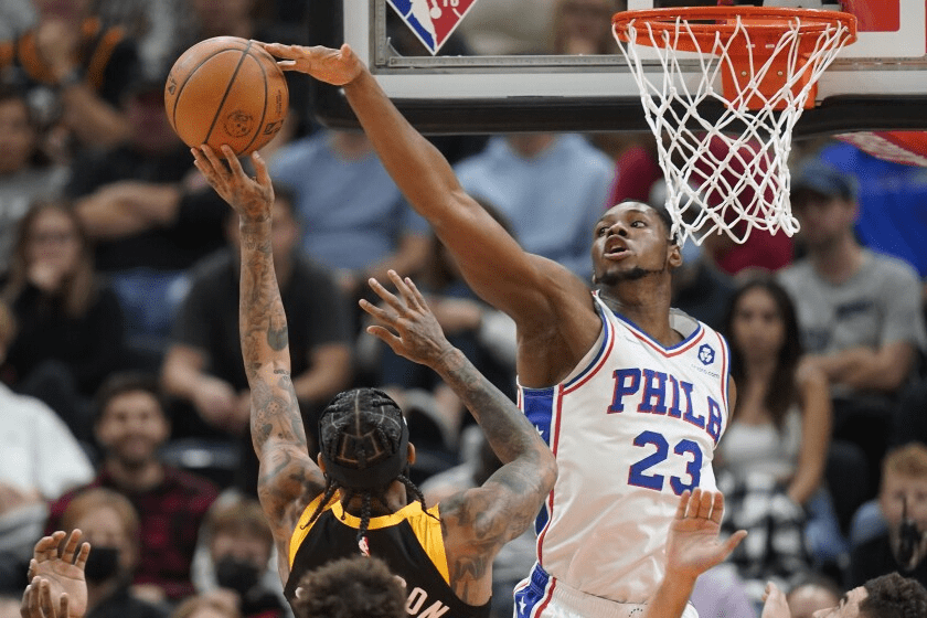 包含清晨夏洛特黄蜂备战葡超；绝杀压哨细节曝光；态度坚定；球探报告显示潜力的词条