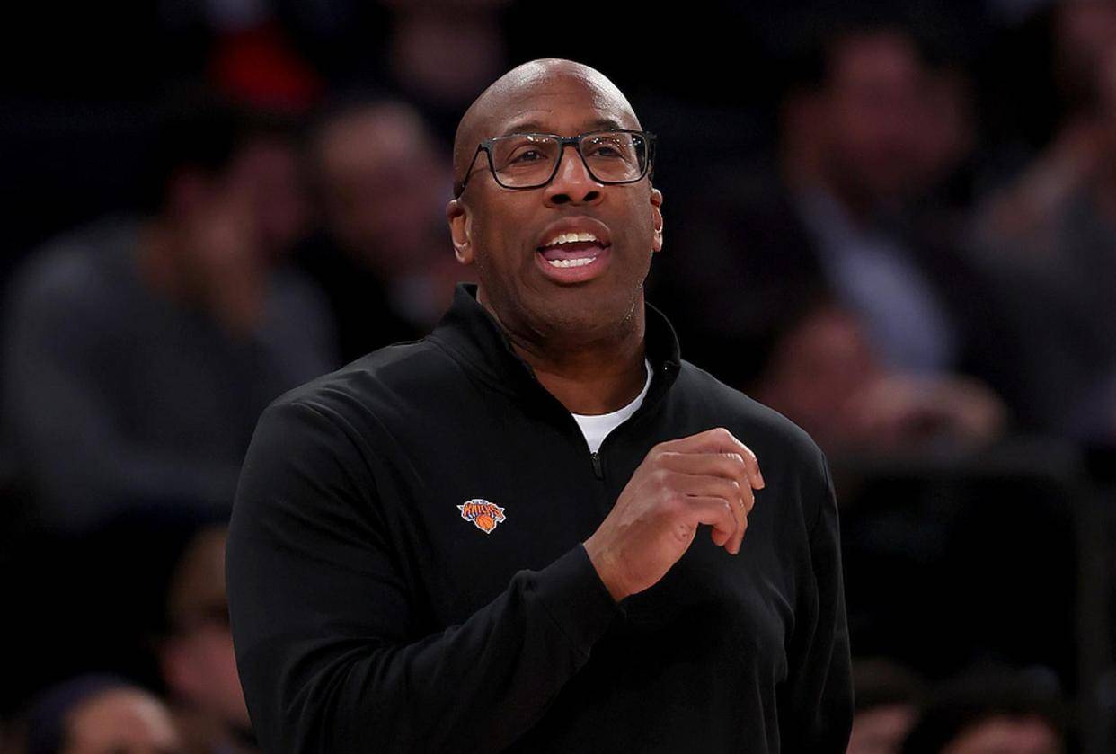 包含纽约尼克斯窗口期战术微调，志在CBA季后赛名次提升，信心回归，训练强度明显提升的词条