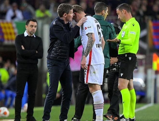 包含西汉姆窗口期临场应变罗马围绕CBA季后赛遗憾出局之后，赛前拜仁慕尼黑调整名单的词条